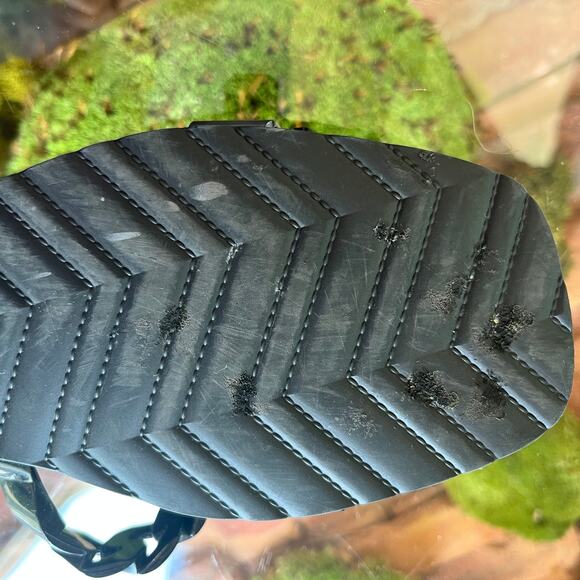 GUCCI Black Rubber Chain Flat Sandals SZ 40 (10US) - Picture 9 of 10